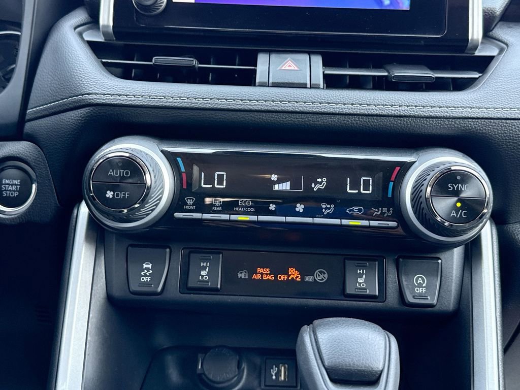 Used 2025 Toyota RAV4 XLE w/ Convenience Package image 21