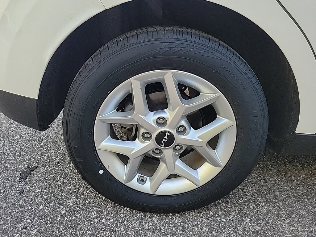 Used 2025 Kia Soul LX w/ LX Technology Package FWD image 20