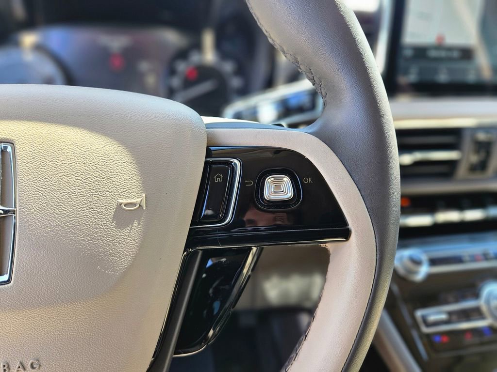 Used 2022 Lincoln Corsair AWD w/ Equipment Group 101A image 26