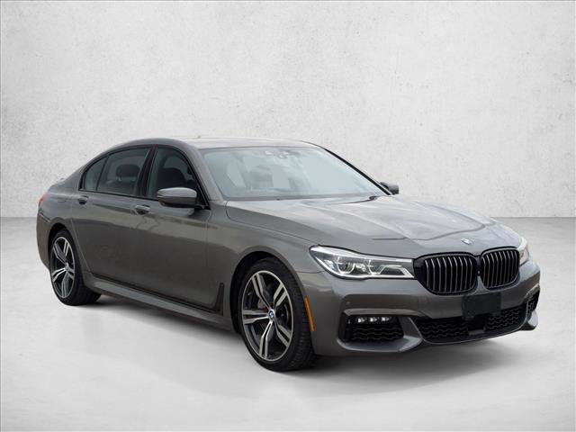 Used 2018 BMW 750i image 3