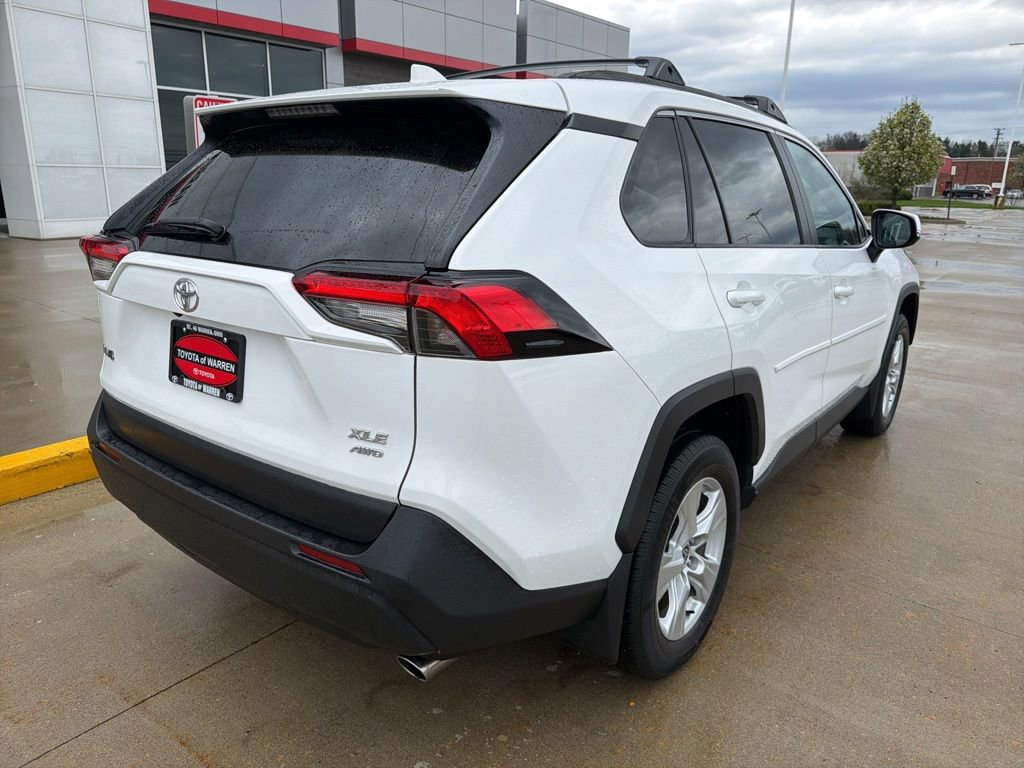 Used 2021 Toyota RAV4 XLE AWD/4WD image 4