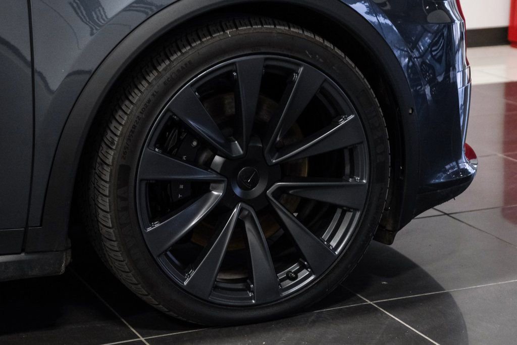 Used 2022 Tesla Model X image 57