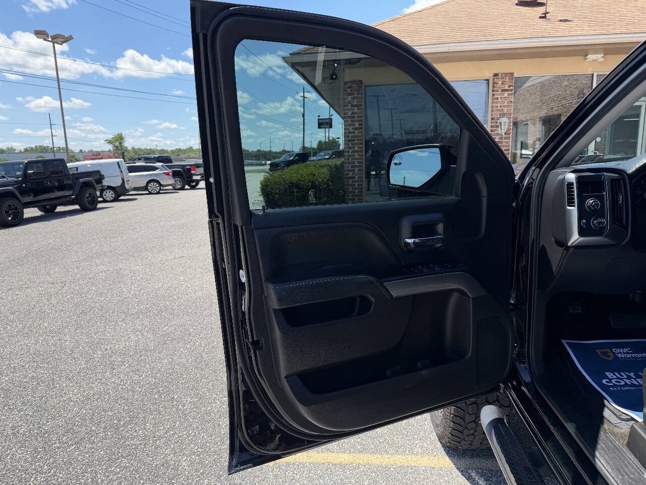 Used 2018 Chevrolet Silverado 1500 LT AWD/4WD image 10