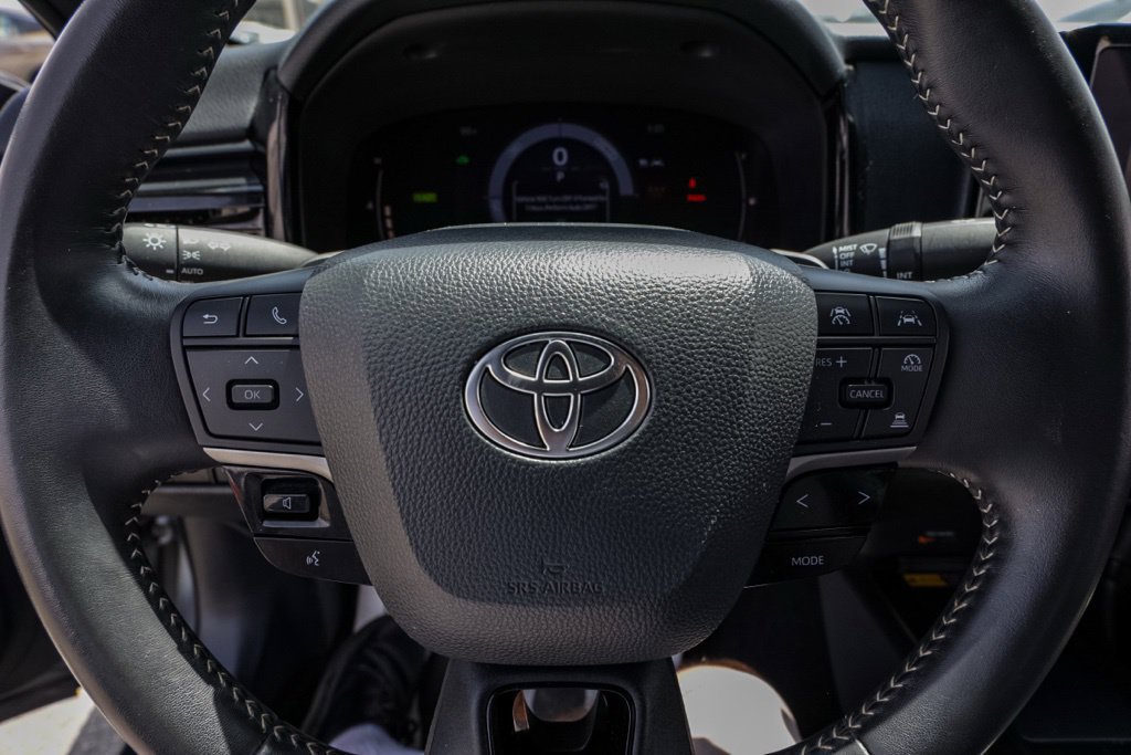Used 2025 Toyota Camry SE FWD image 28