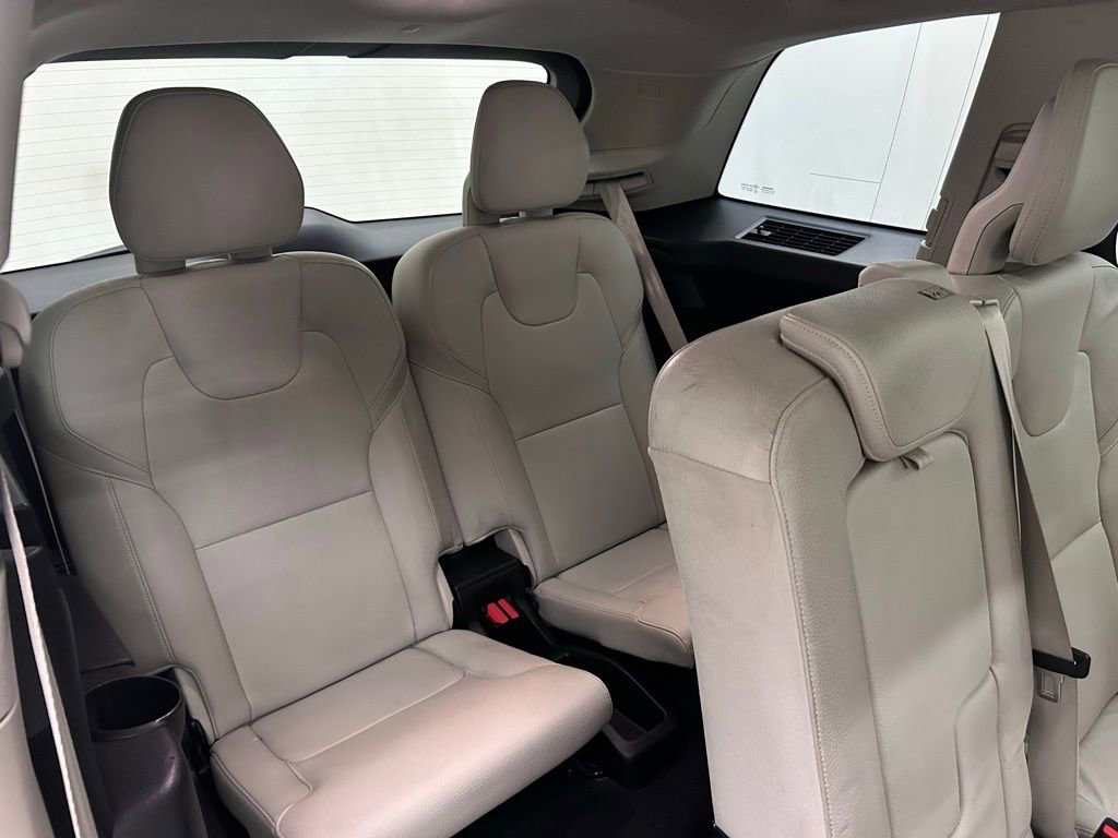 Used 2018 Volvo XC90 T6 Momentum w/ Convenience Package AWD/4WD image 16