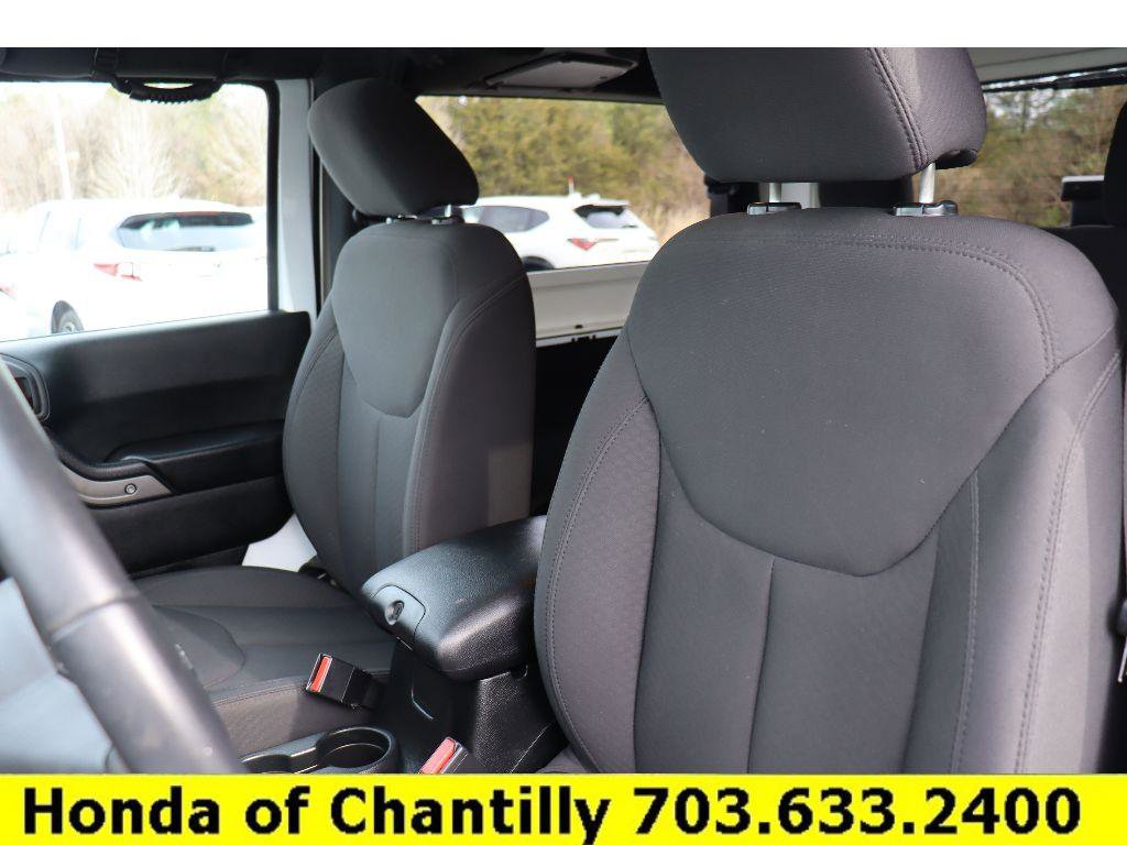 Used 2018 Jeep Wrangler Sport w/ Connectivity Group image 19