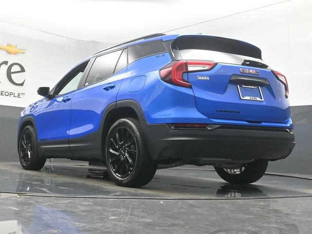 Used 2024 GMC Terrain SLE w/ Driver Convenience Package image 5