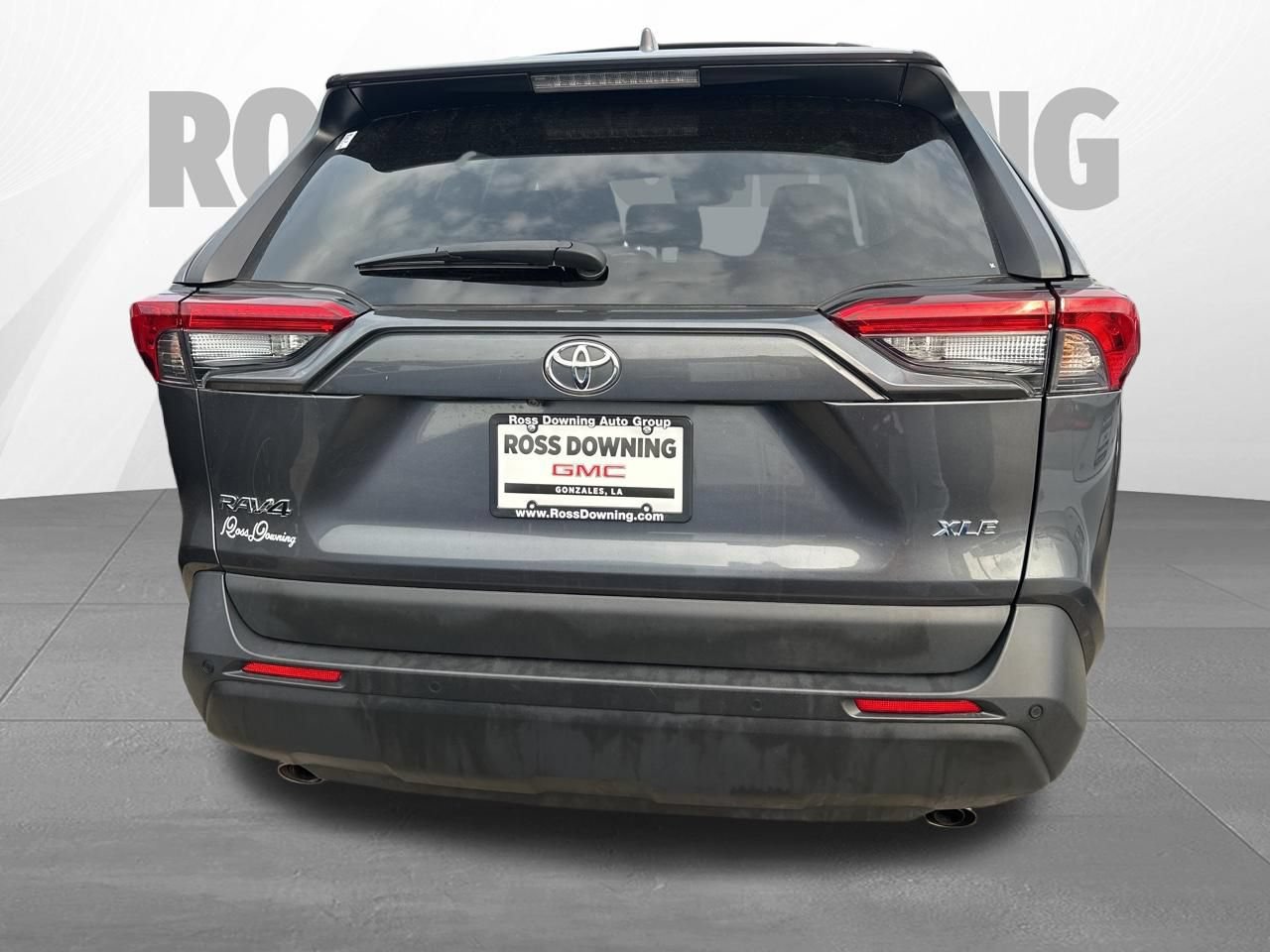 Used 2023 Toyota RAV4 XLE Premium FWD image 5