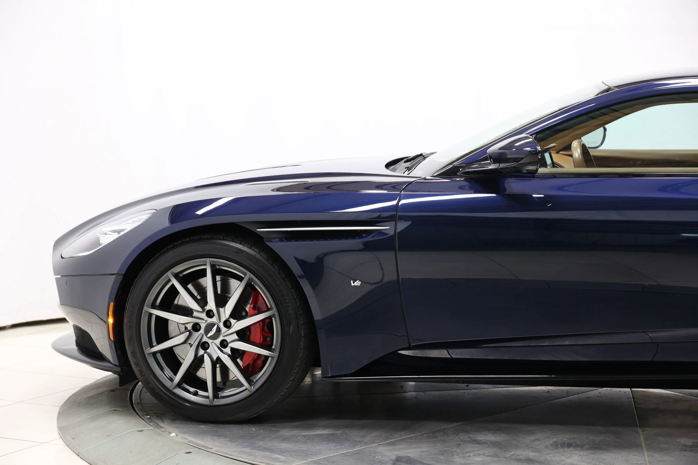 Used 2017 Aston Martin DB11 V12 image 9