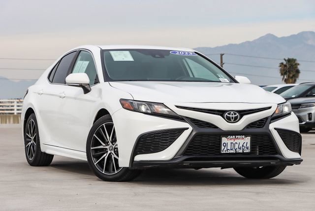 Used 2023 Toyota Camry SE video 2