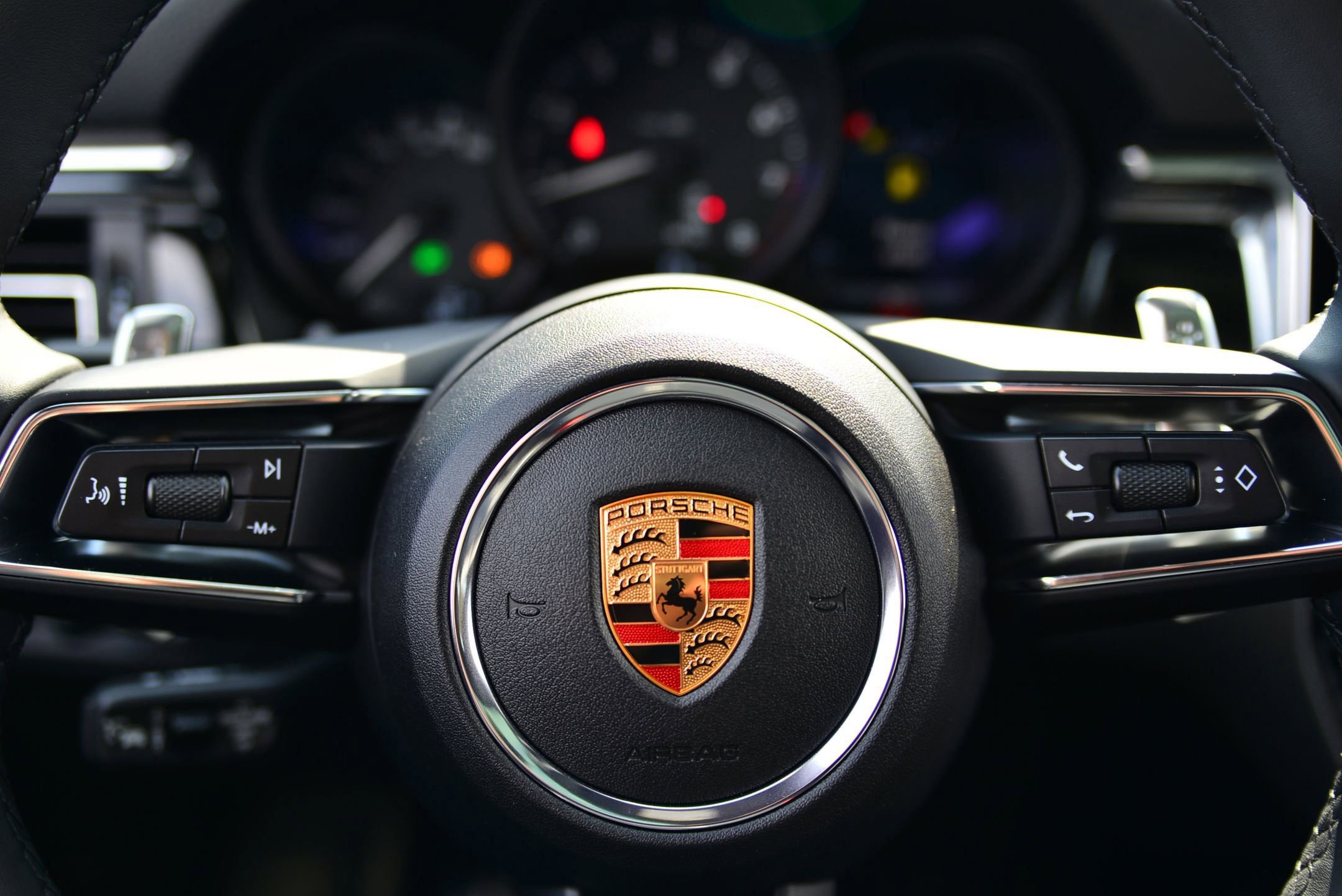 Used 2025 Porsche Macan image 34