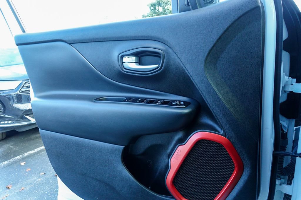 Used 2023 Jeep Renegade Trailhawk image 14