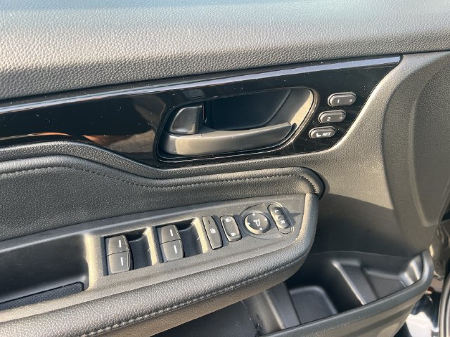 Used 2025 Honda Odyssey Touring image 11