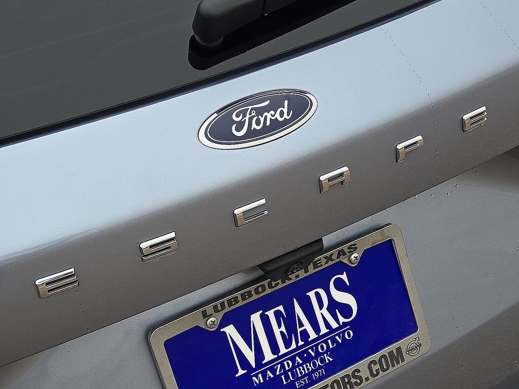 Used 2022 Ford Escape SE w/ Cold Weather Package image 13