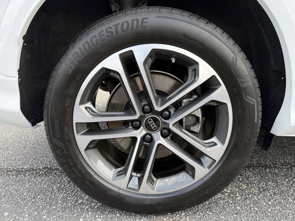 Used 2025 Audi Q5 Premium w/ Convenience Package AWD/4WD image 17