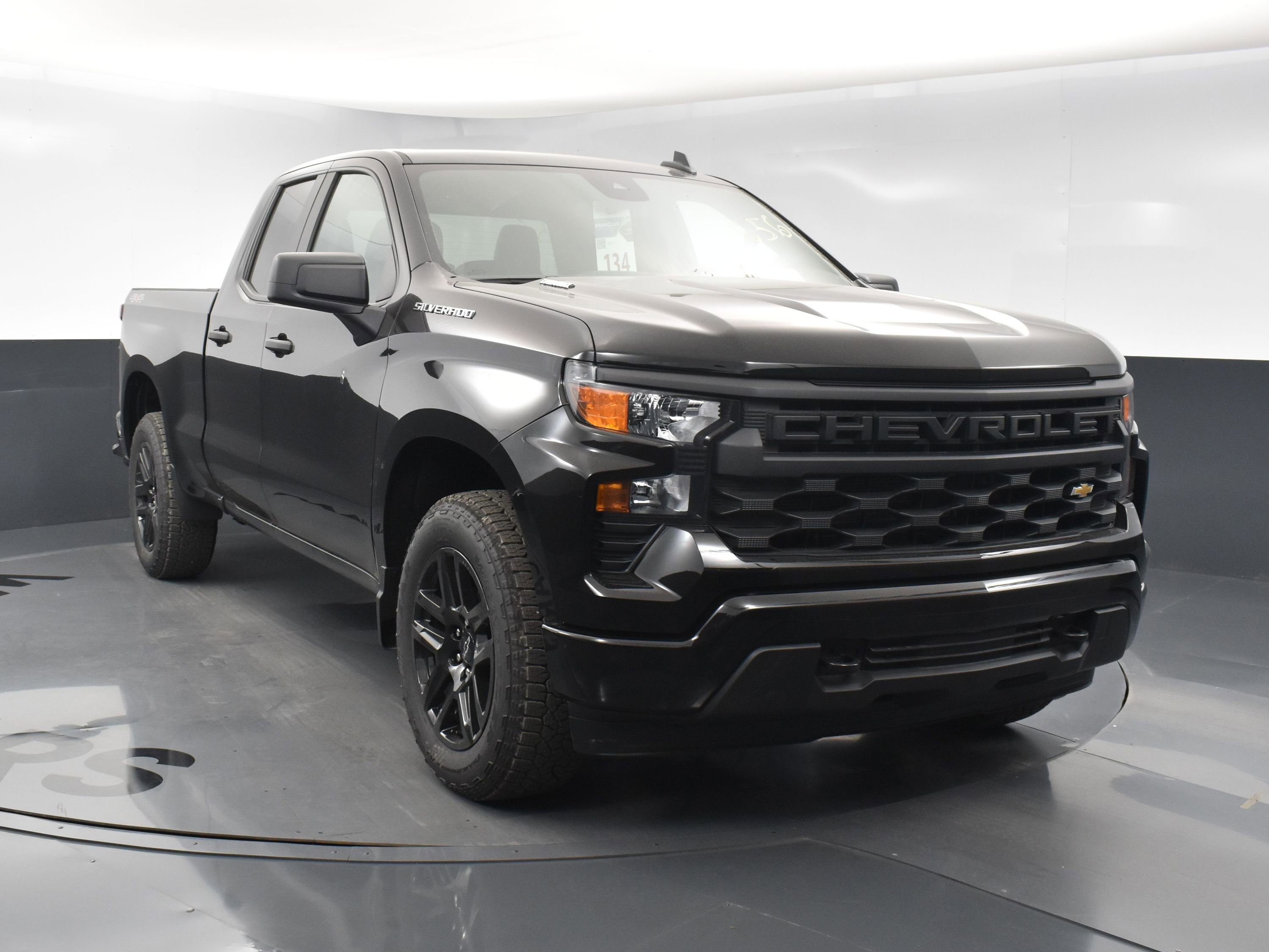 Used 2025 Chevrolet Silverado 1500 Custom w/ Turbomax Blackout Package image 3