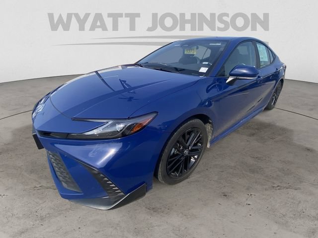 Used 2025 Toyota Camry SE FWD image 2