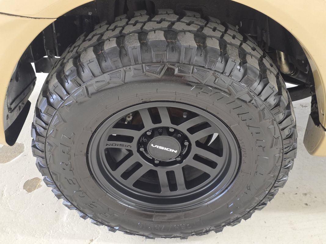 Used 2002 Mitsubishi Montero XLS AWD/4WD image 43