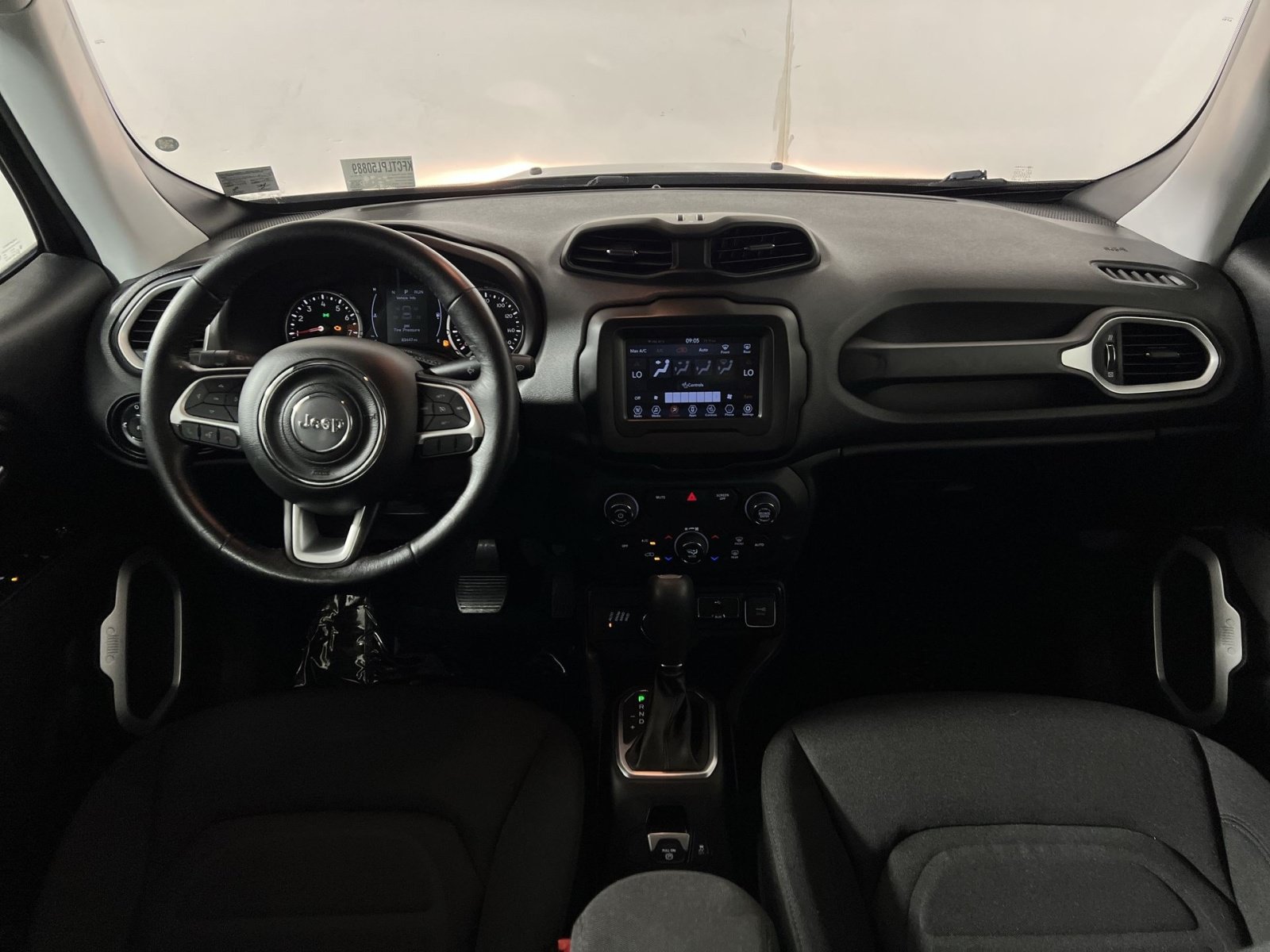Used 2020 Jeep Renegade Latitude AWD/4WD image 22