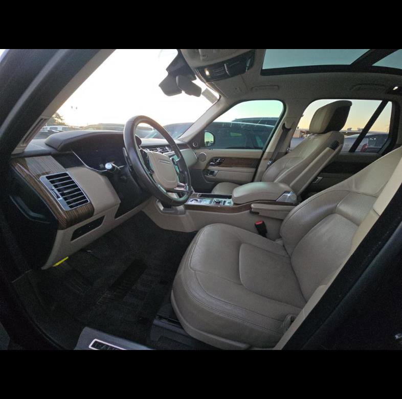 Used 2018 Land Rover Range Rover HSE image 11