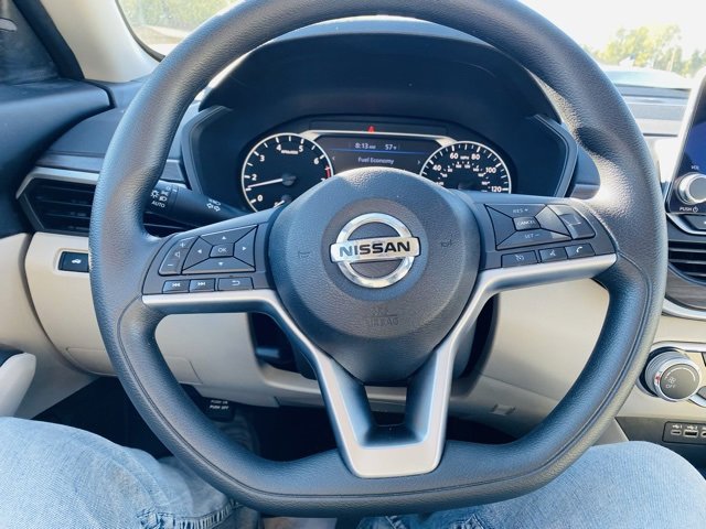 Used 2025 Nissan Altima 2.5 SV image 24