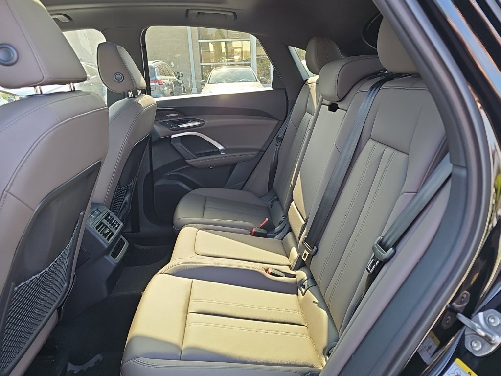 Used 2025 Audi Q5 Premium Plus AWD/4WD image 12
