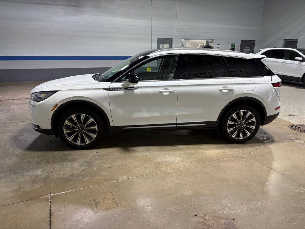 Used 2022 Lincoln Corsair Reserve w/ Equipment Group 201A image 5