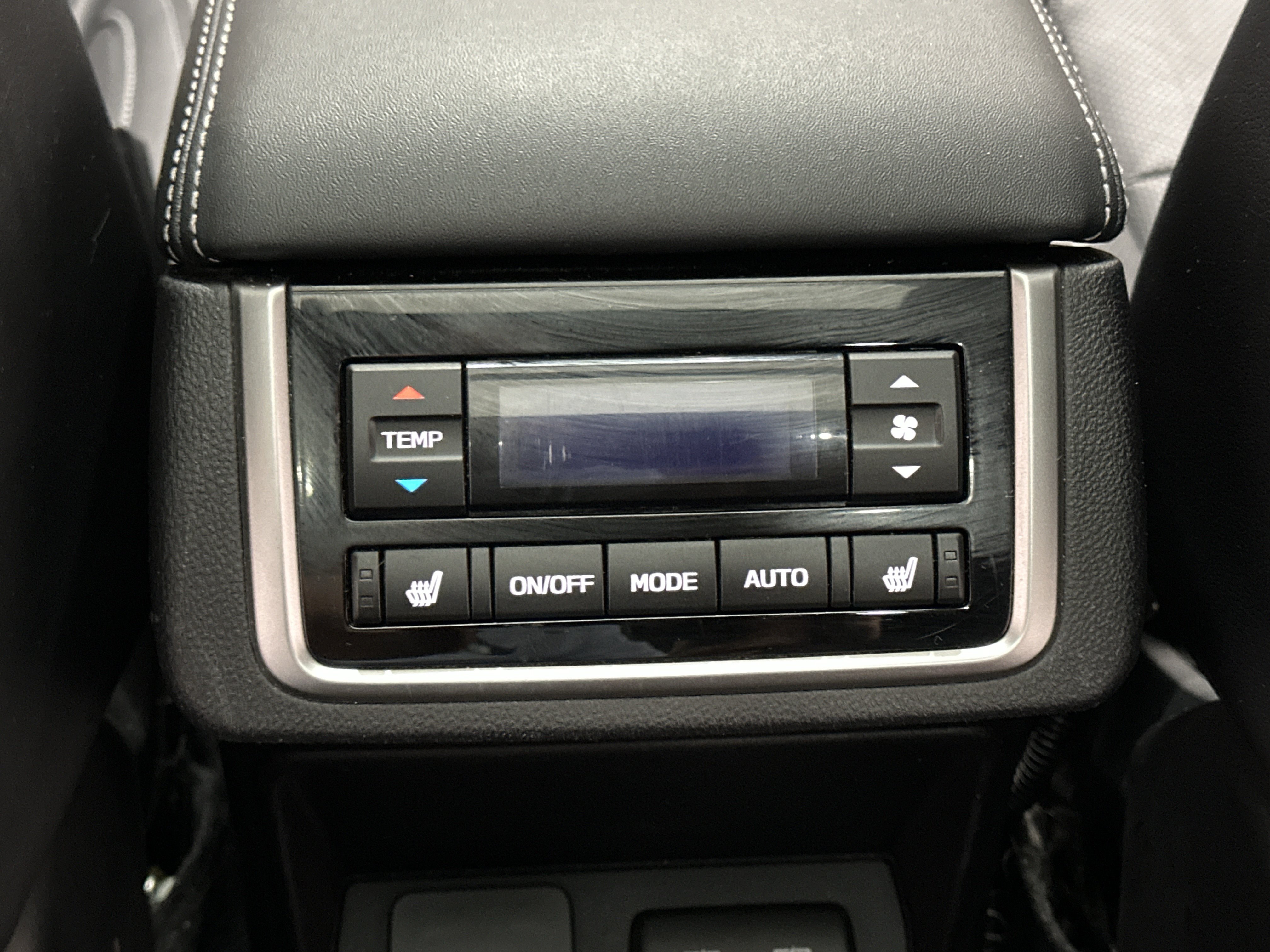 Used 2022 Subaru Ascent Limited w/ Technology Package AWD/4WD image 25