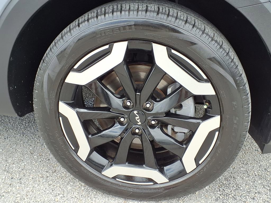 Used 2024 Kia Telluride EX w/ EX Captain's Chair Package FWD image 9