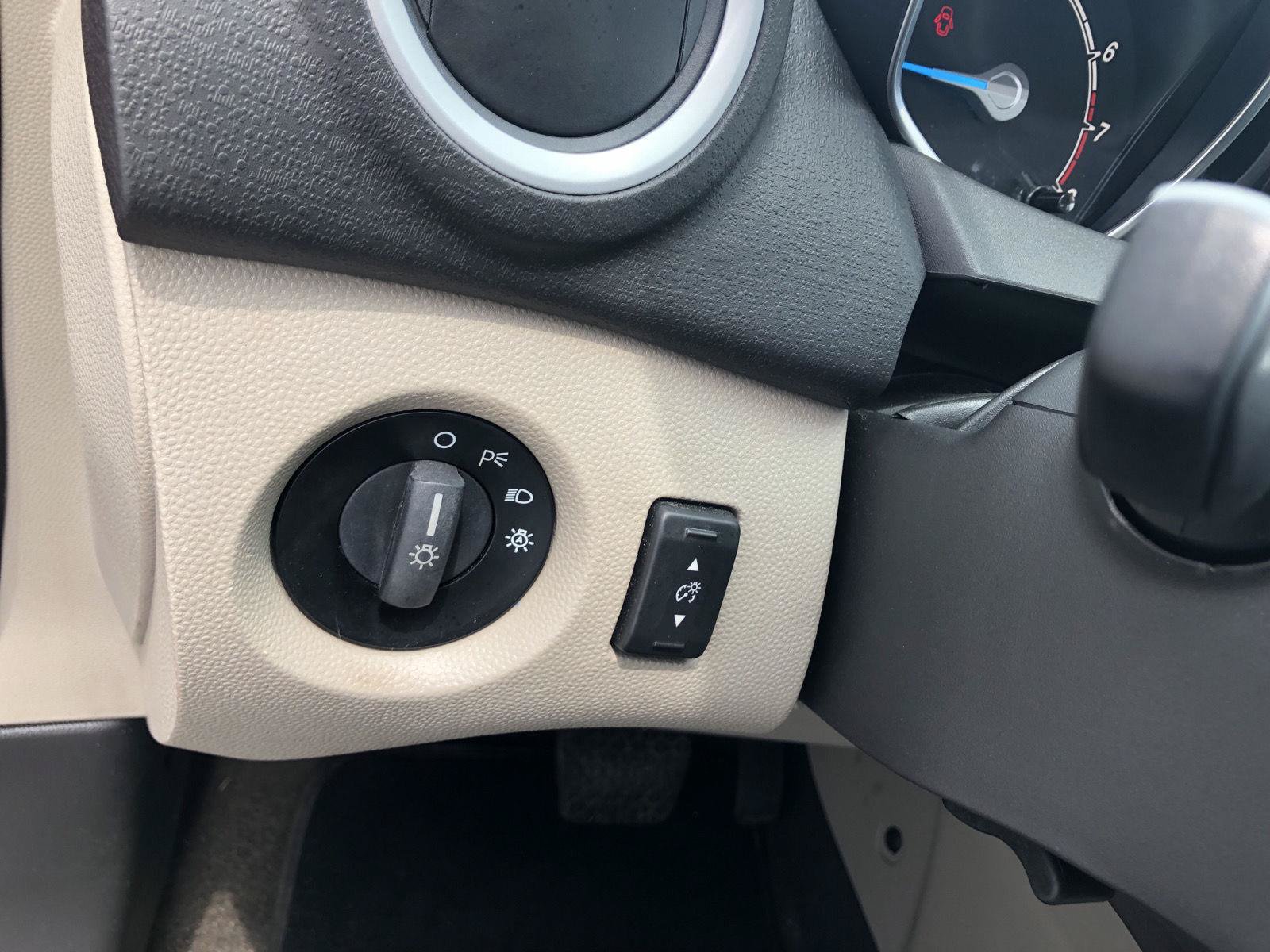 Used 2015 Ford Fiesta SE FWD image 22