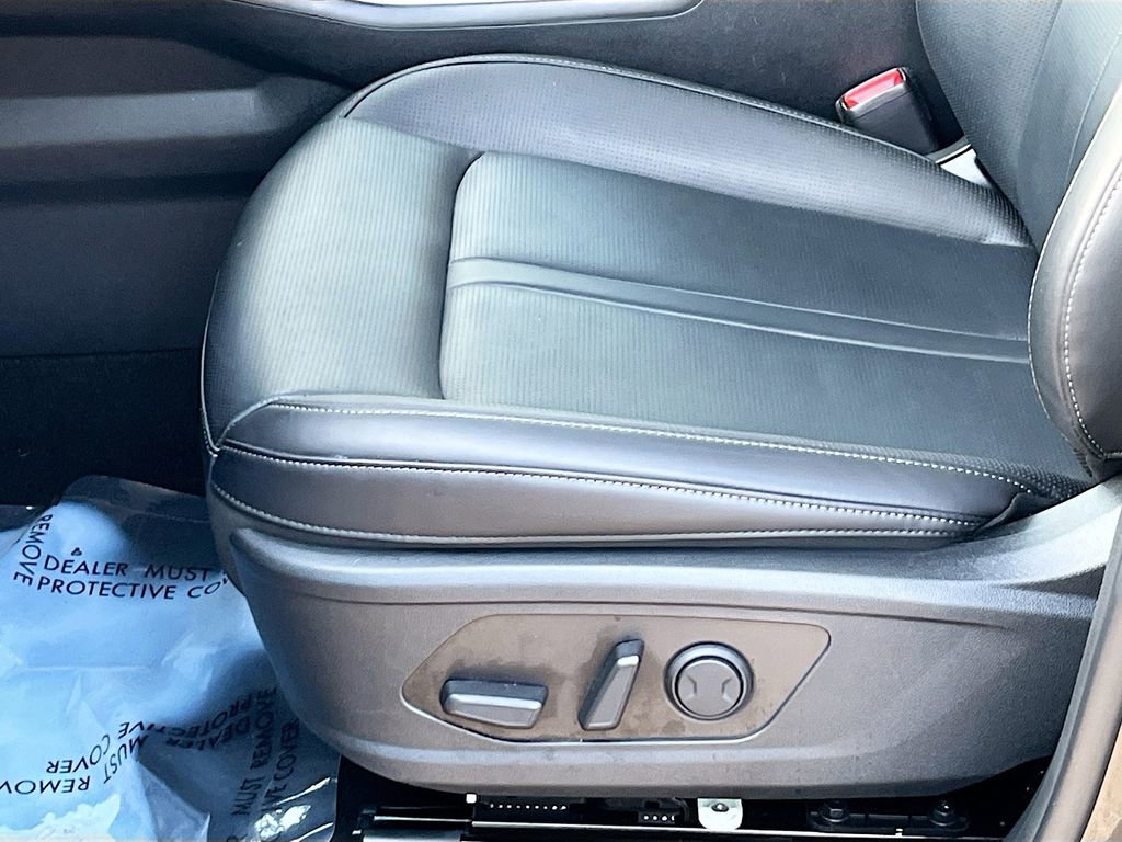 Certified 2025 Kia Sorento EX w/ EX Panoramic Sunroof Package image 13