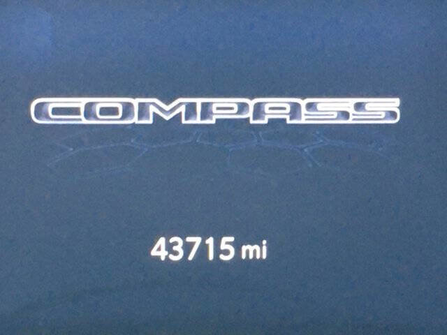 Used 2022 Jeep Compass Limited image 17