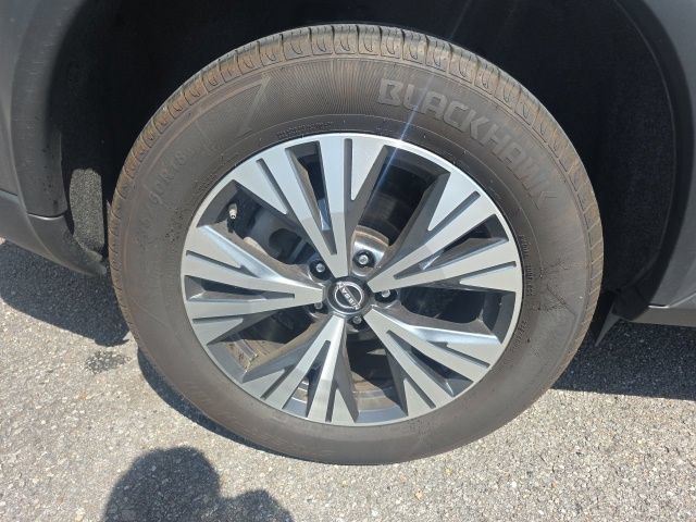 Used 2023 Nissan Rogue SV AWD/4WD image 5