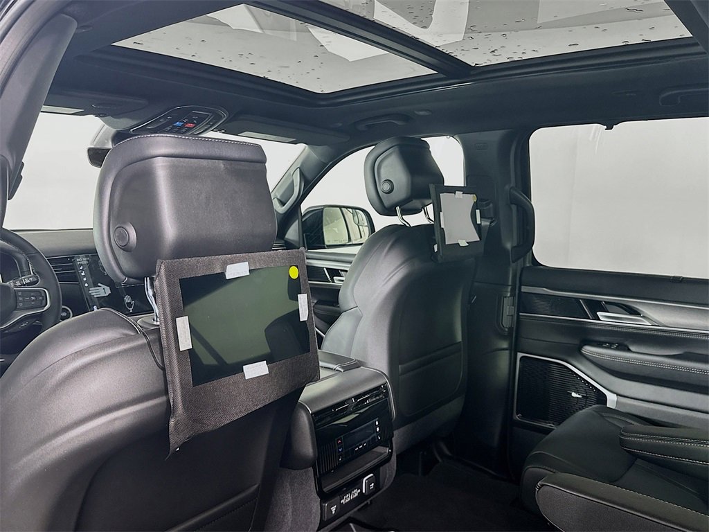 New 2025 Jeep Wagoneer L Series III image 22