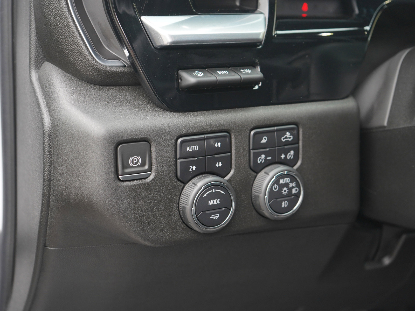 Used 2024 Chevrolet Silverado 3500 LTZ w/ LTZ Plus Package AWD/4WD image 26