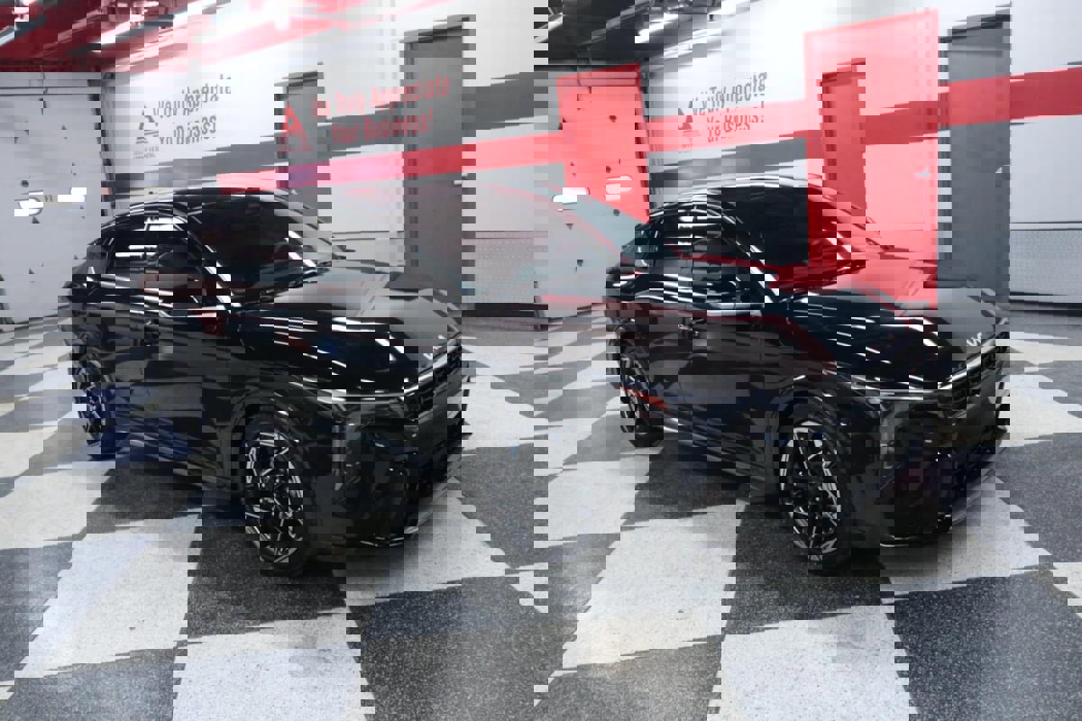 Used 2025 Kia K4 GT-Line image 3