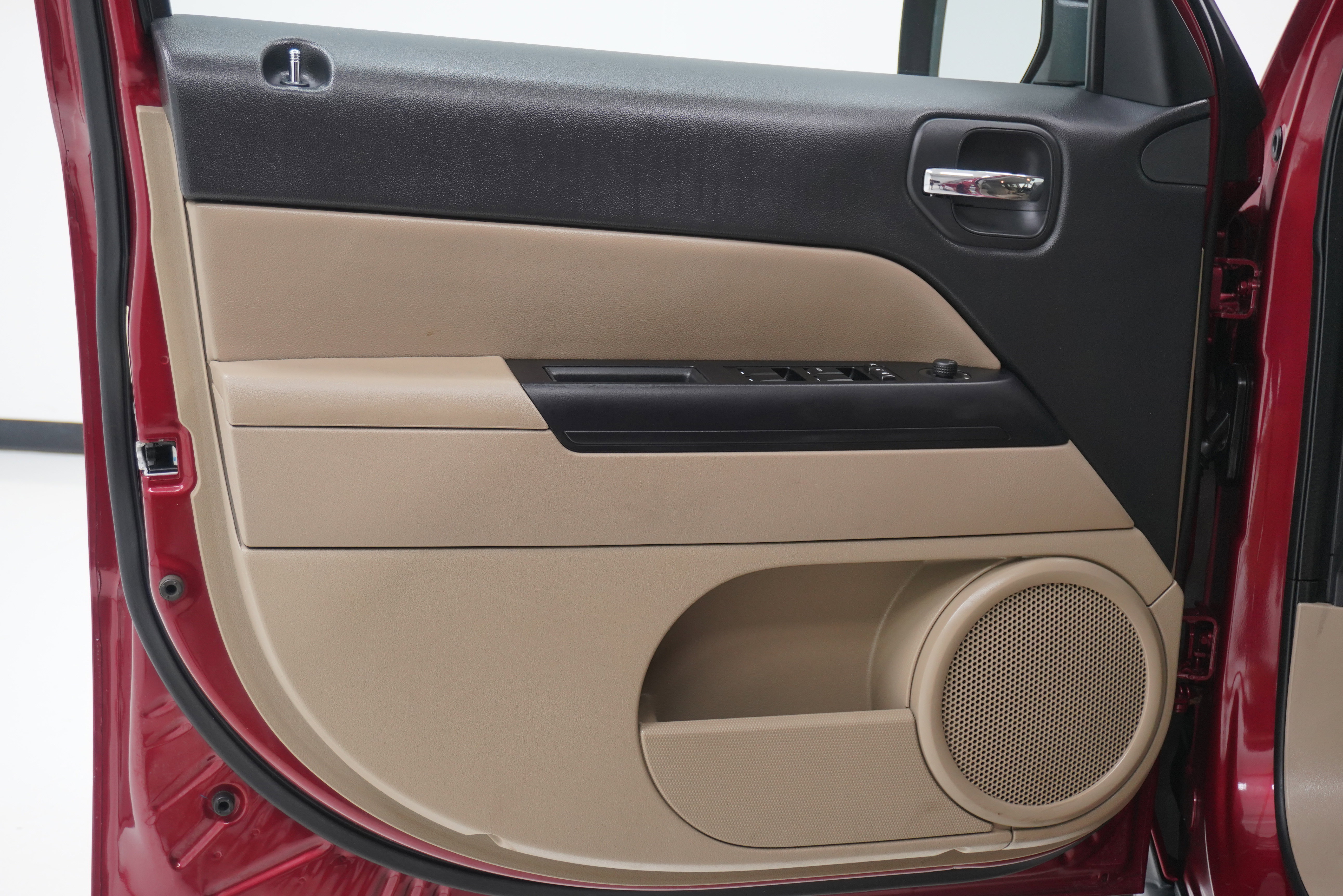 Used 2012 Jeep Patriot Latitude image 13