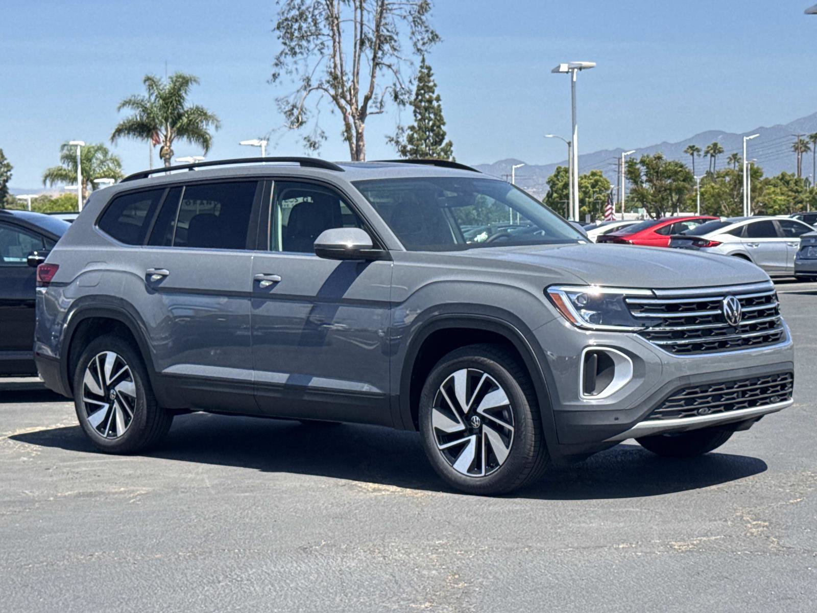 New 2026 Volkswagen Atlas SE FWD image 7