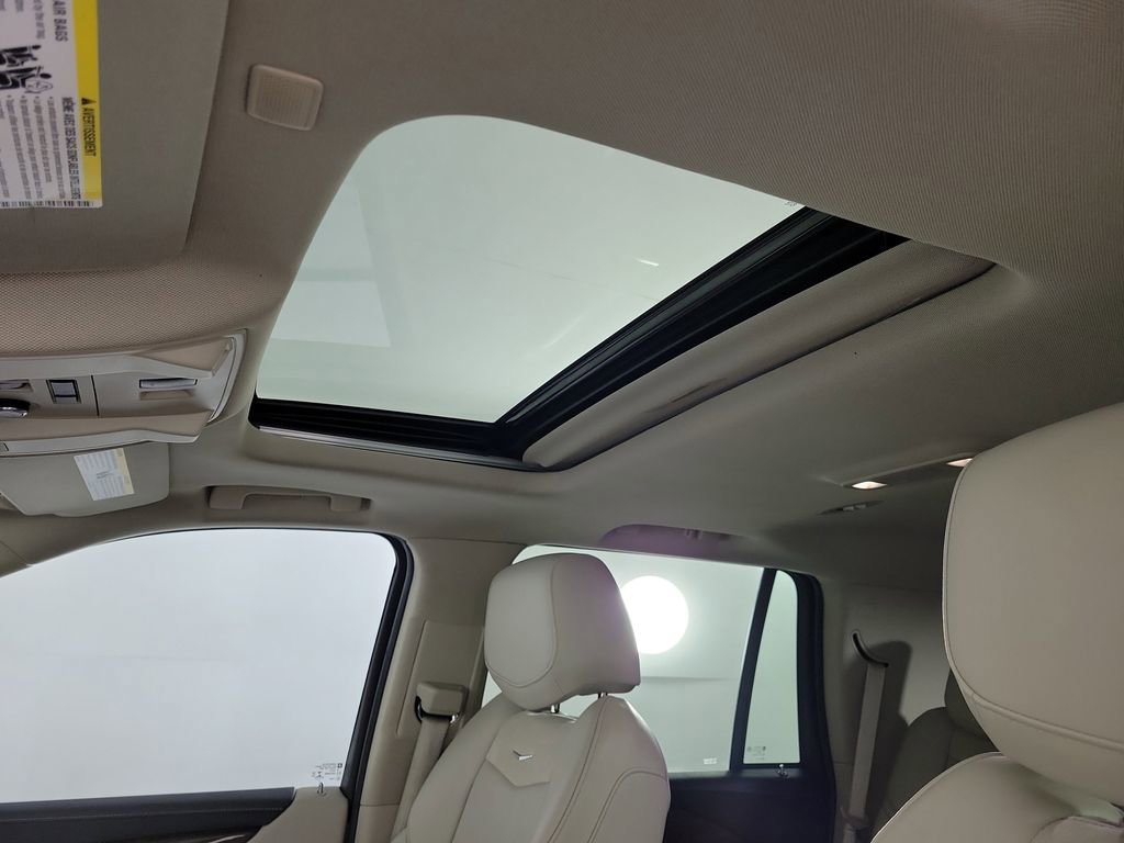 Used 2020 Cadillac Escalade Luxury w/ LPO, Radiant Package image 17