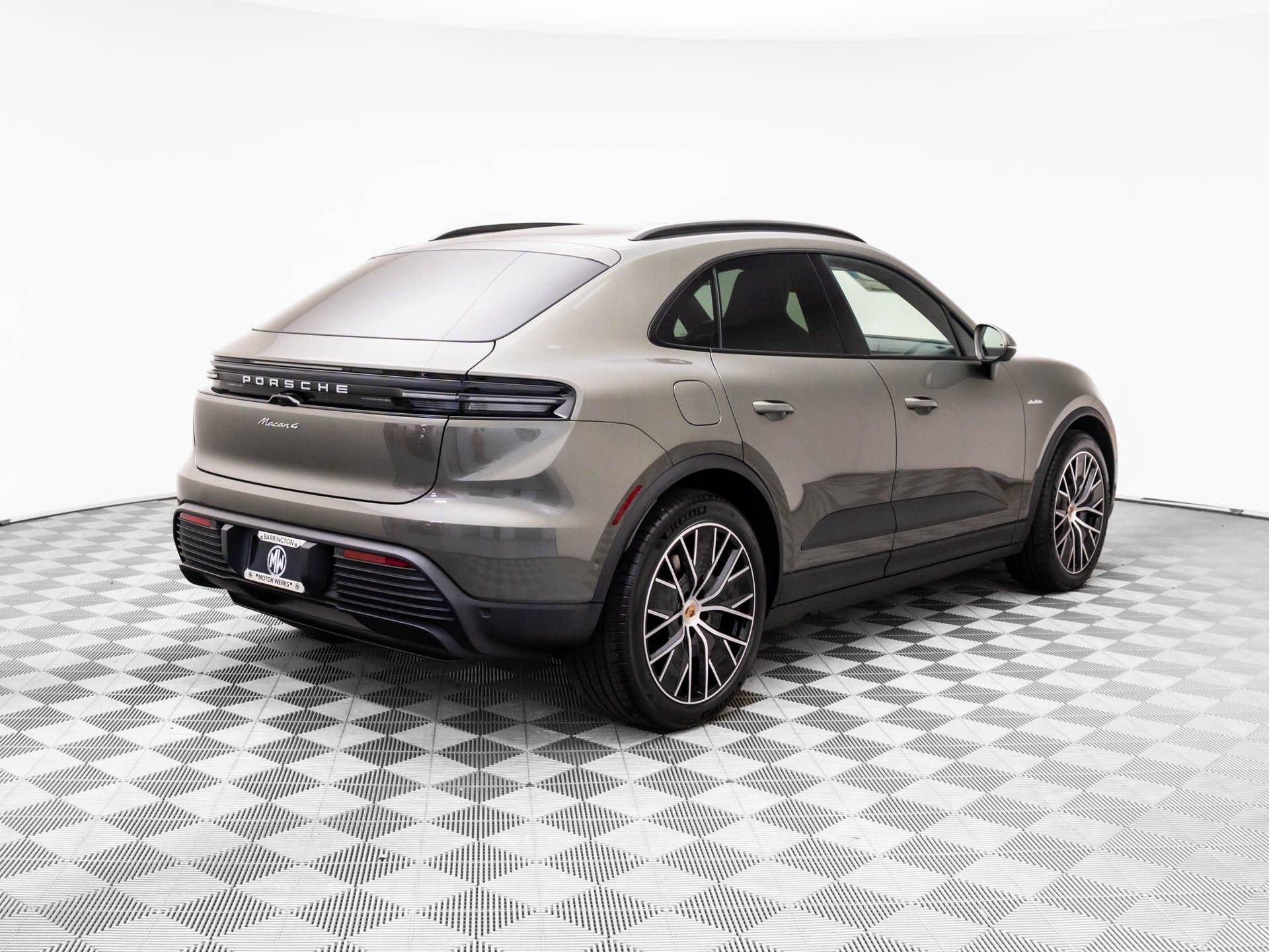 New 2025 Porsche Macan 4 Electric image 8