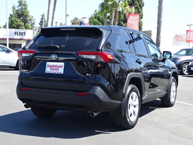 Certified 2025 Toyota RAV4 LE FWD image 9