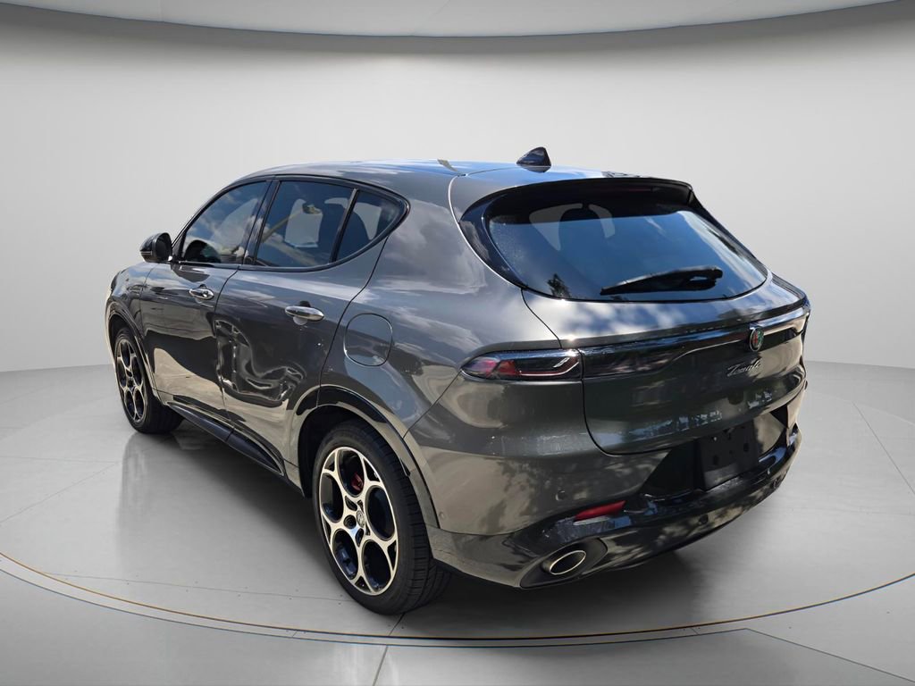 Used 2024 Alfa Romeo Tonale Veloce w/ Active Assist Package AWD/4WD image 7