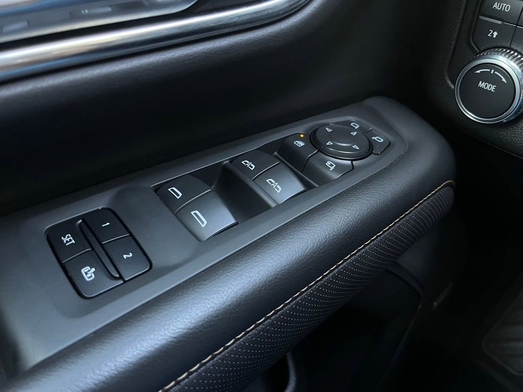 Used 2023 GMC Yukon AT4 AWD/4WD image 28