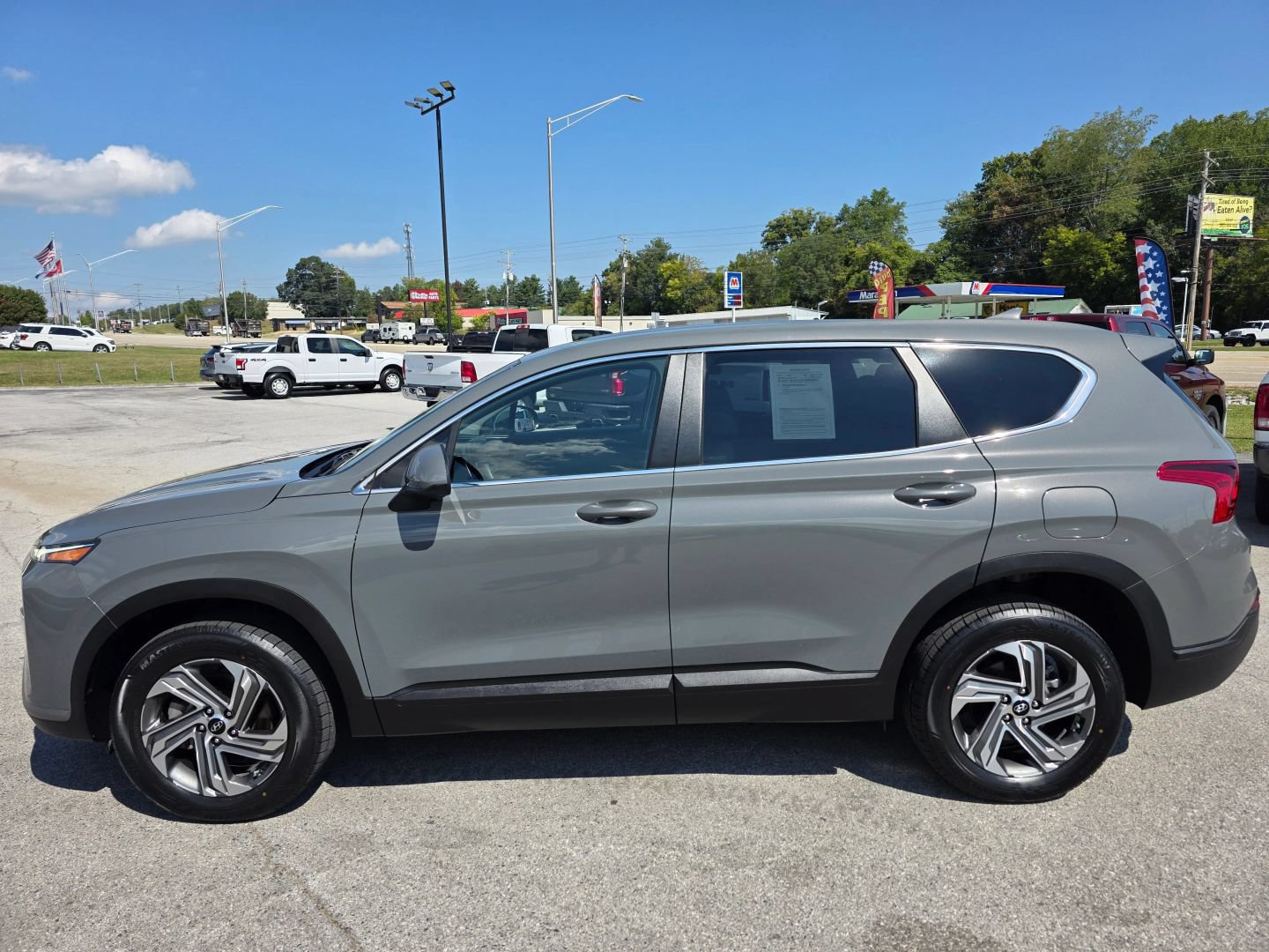 Used 2023 Hyundai Santa Fe SE AWD/4WD image 2