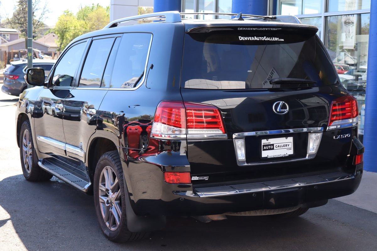 Used 2013 Lexus LX 570 4WD w/ Luxury Pkg image 2