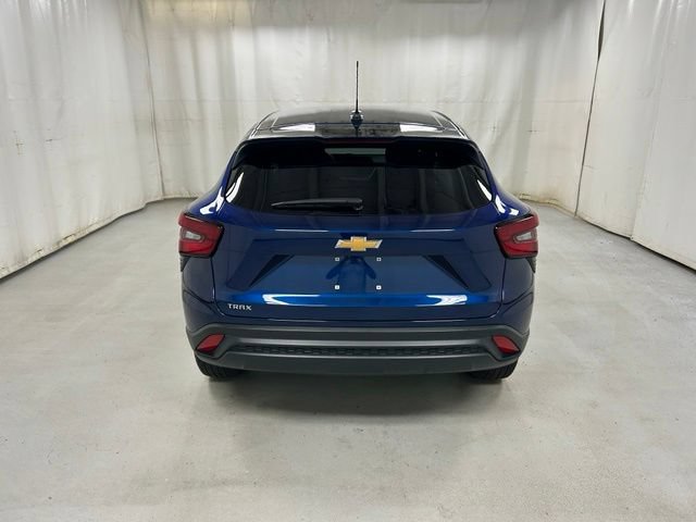 Used 2024 Chevrolet Trax LS w/ LS Convenience Package FWD image 6