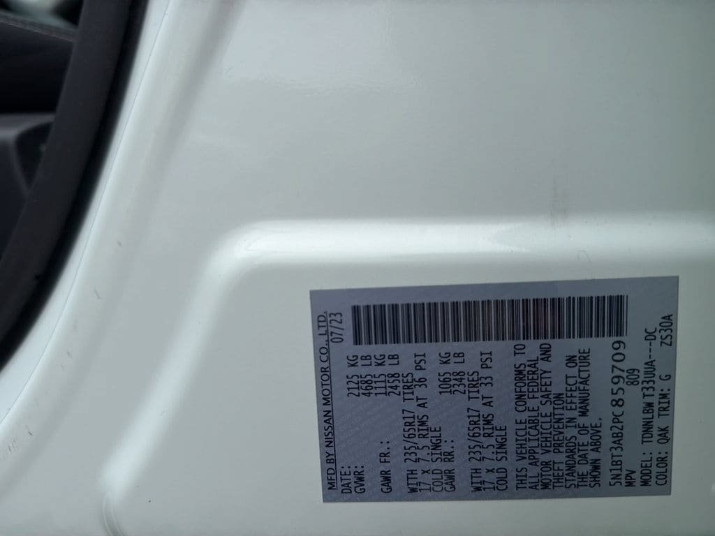 Used 2023 Nissan Rogue S AWD/4WD image 28