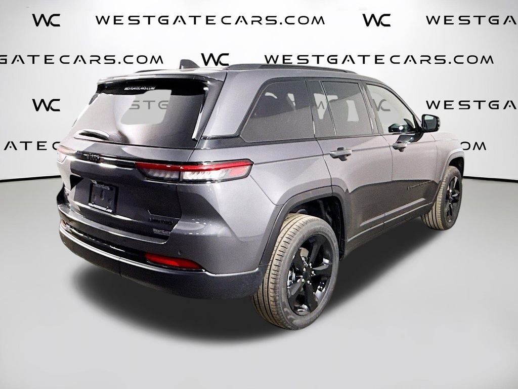 New 2025 Jeep Grand Cherokee Limited w/ Black Appearance Package image 8