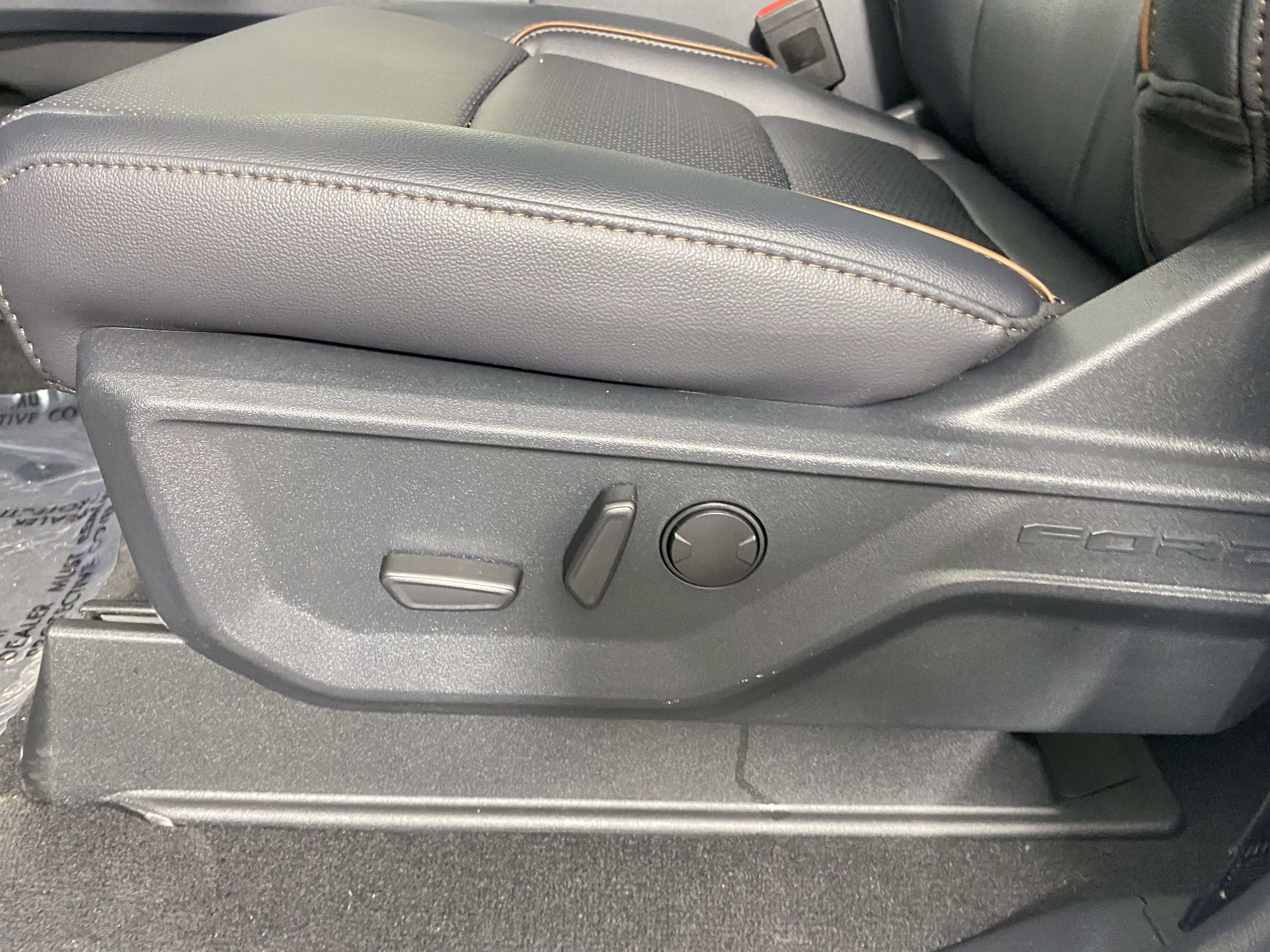 New 2025 Ford F250 Lariat w/ Lariat Ultimate Package image 17