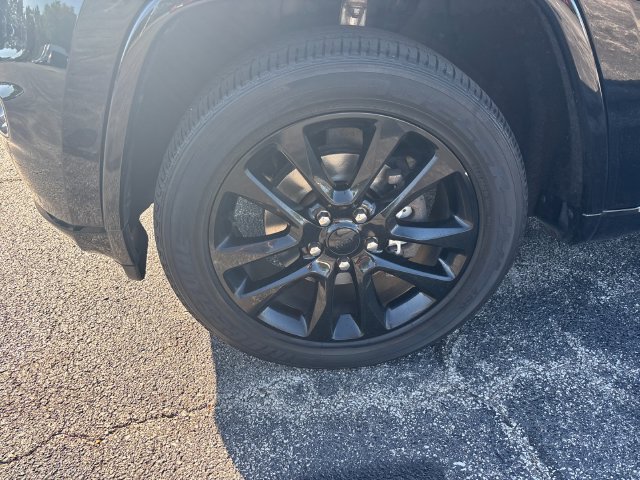 Used 2020 Jeep Grand Cherokee Altitude AWD/4WD image 30